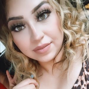 Meet your Posher, Lizbeth